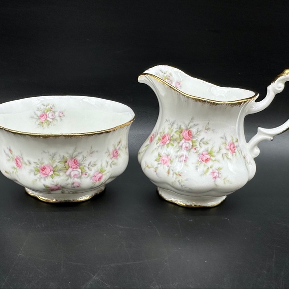 Paragon Victoriana Rose Small Creamer Sugar Set Bone China England b. - Picture 1 of 4